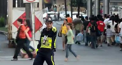 Filipino_Traffic_Cop.jpg