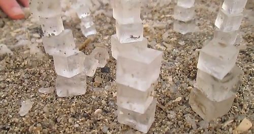 salt_cubes_formed_in_the_Dead_Sea.jpg
