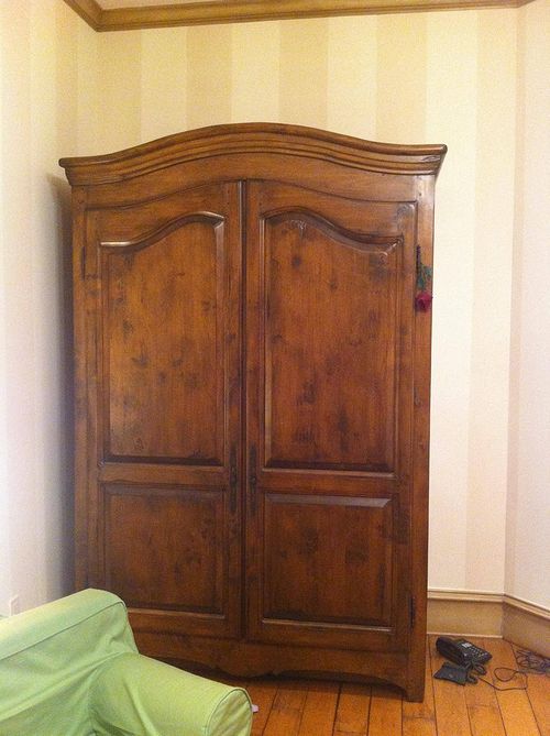 old_wardrobe_01.jpg